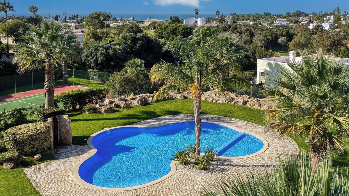Carvoeiro Ski Chalet | 99b Aldeia Golfmar Superb 2 Bedroom apartmant
