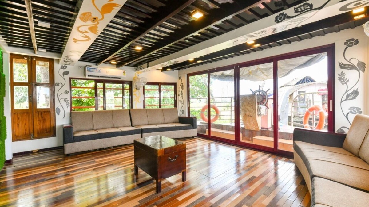 Aryad South Boat Rental | 9bedroom private houseboat or 9bedroom suite