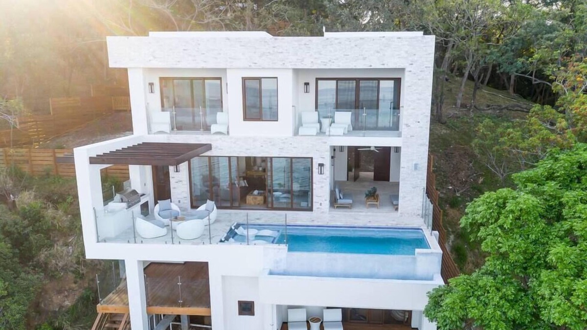 Diamond Rock Villa | Añoranza, 2 bedroom | 3 bath- Punta Blanca, Roatan