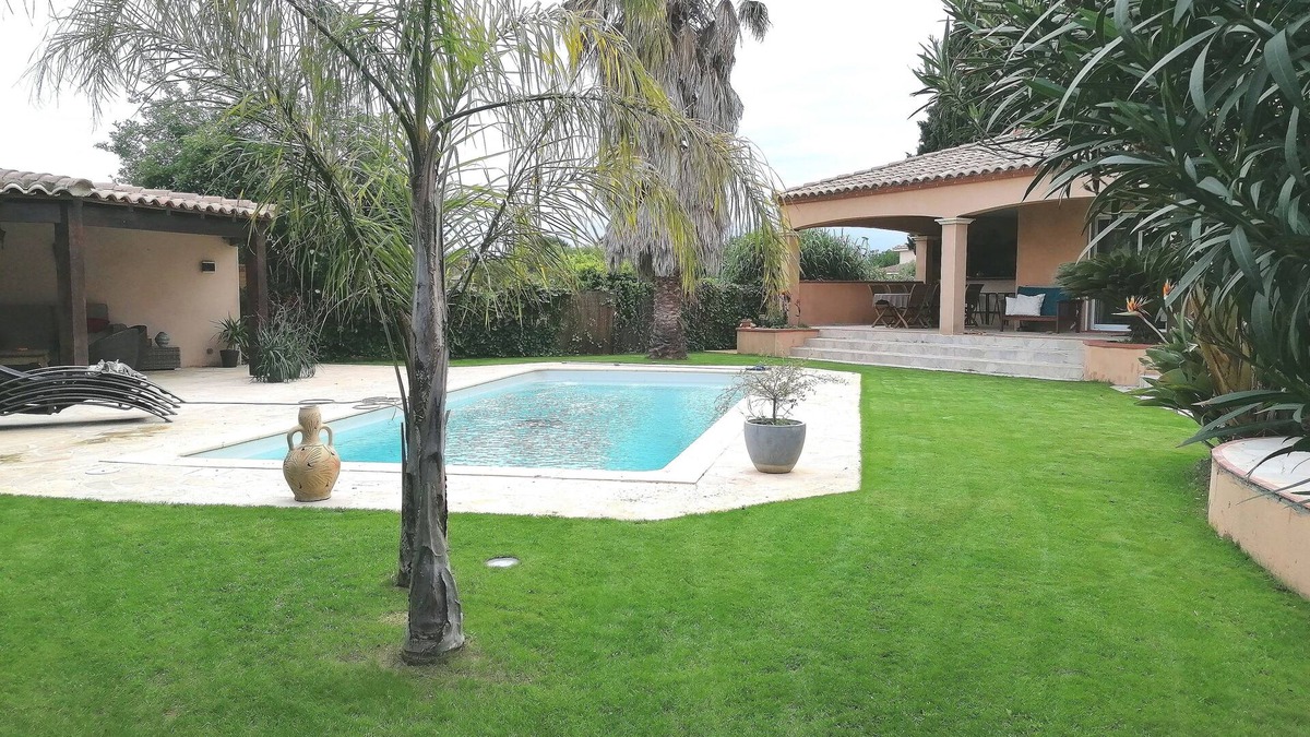 Villelongue-de-la-Salanque House | A 10 min de la mer Maison Entière Avec Piscine Dans un Écrin de Verdure