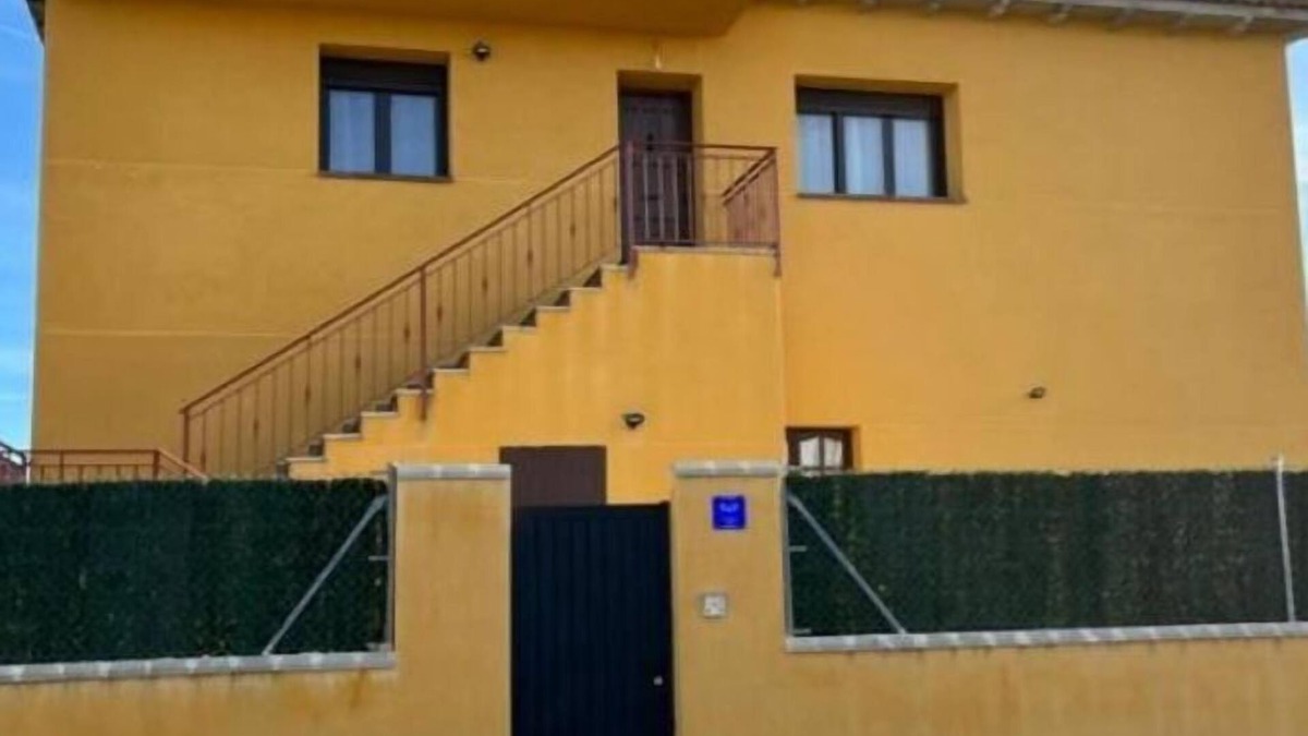 Basardilla Ski Chalet | A 10 Minutos de Segovia Chalet con Jardín y Piscina en Pueblo Maravilloso