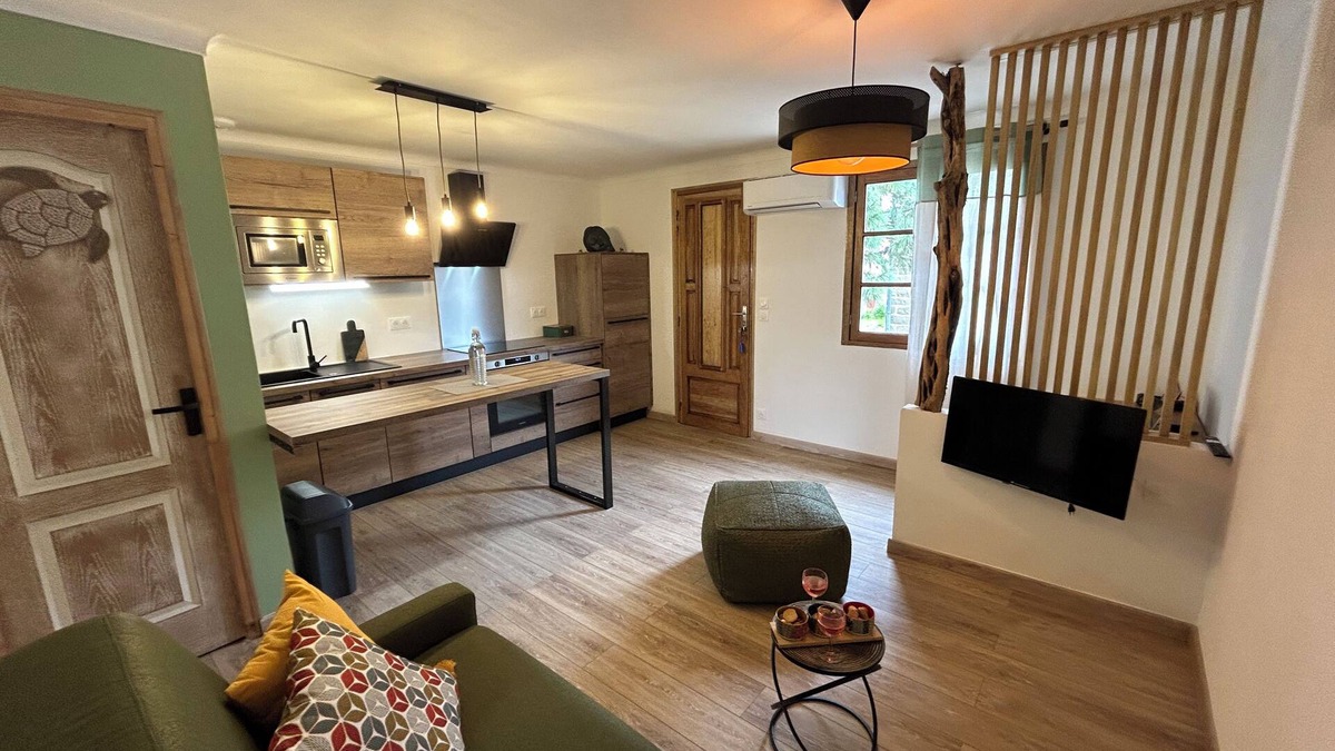 Monacia-d'Aullene Apartment | A 10 mn des Plages, Appartement Refait à Neuf au Cœur D'un Village Authentique