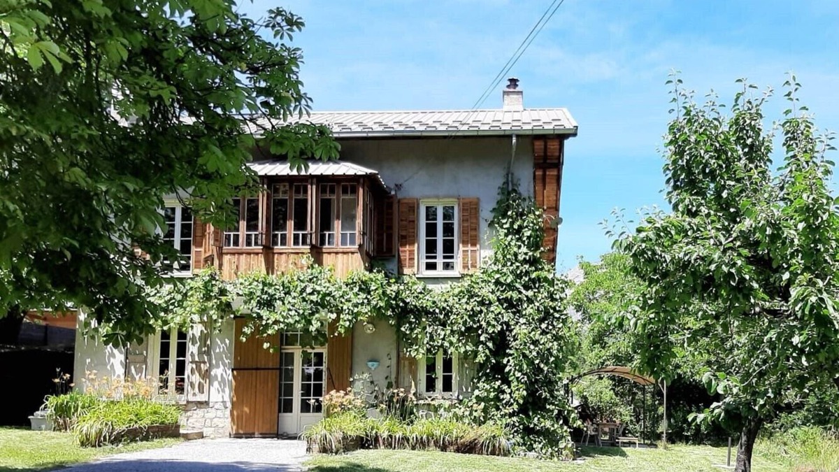 Beauvezer Apartment | A 15 mn du Val Dallos, T3 6 Personnes sur Terrain Arboré de 700 m²
