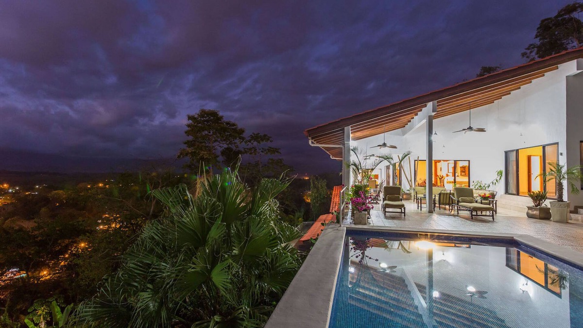 El Cerro Villa | A 3 bedroom private piece of luxury living in the heart of Manuel Antonio
