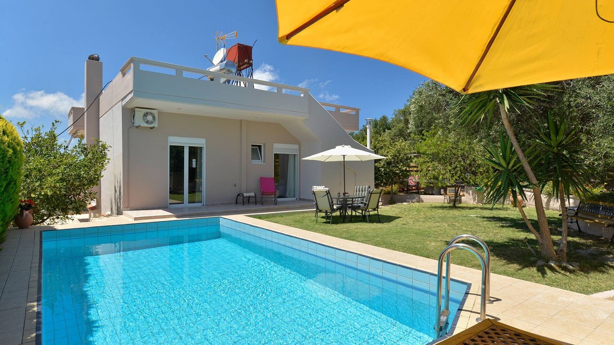 Xirokampi Villa | A 4 bedroom villa with private pool, 4km away from the beach