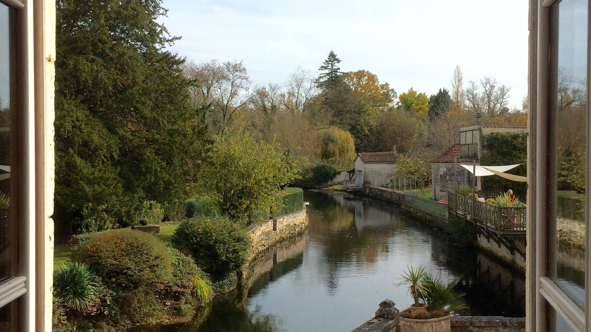 Mansle House | A 4 * loft in an old mill, overlooking the Charente and its countryside