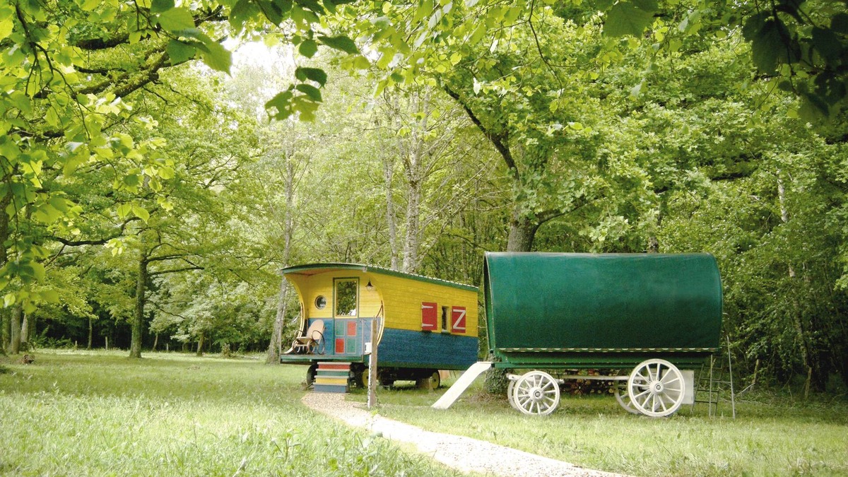 Donzy House | A 4-trailer camp
