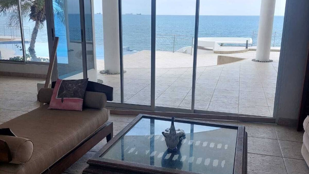Ballenita House | A 5 Pasos de la Playa. 3 Cuartos con Baños. Gran Piscina. Hermosa Vista