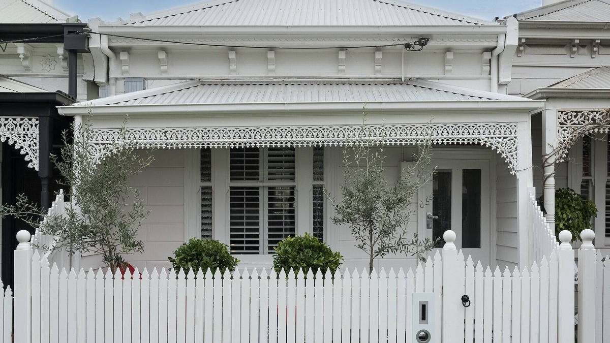 Albert Park Apartment | A+ Albert Park. Bayside Brilliance. Sleeps 4. GRHM