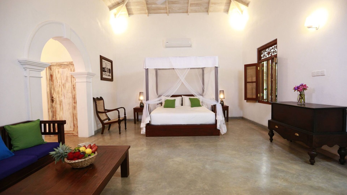 Kaduruduwa Villa | A “barefoot luxury” combination of colonial Dutch style and elegant