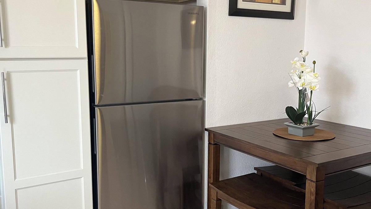 Survey Creek Apartment | A beautiful 1-bed/1 bath with AC and WiFi in a nice neighbor in Coconut Creek.