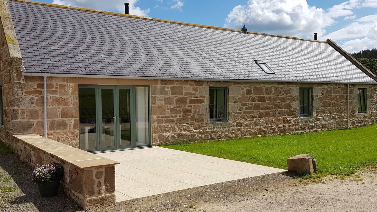 Huntly Cottage | A beautiful 3 Bedroom accessible steading conversion in rural Aberdeenshire
