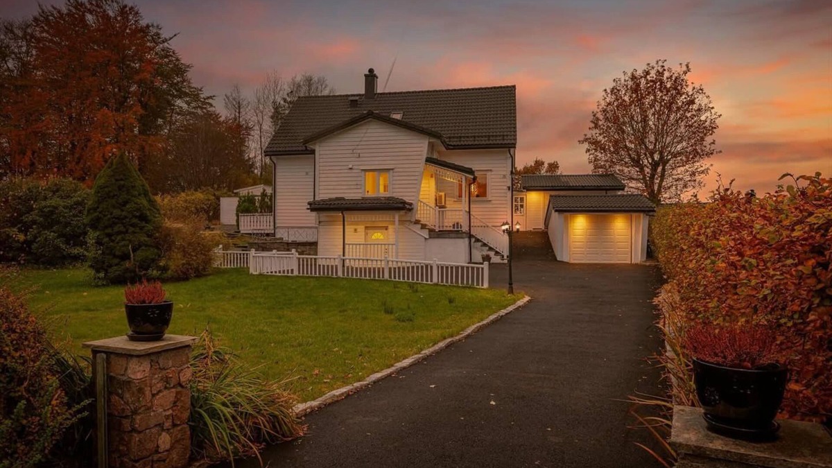 Laksevag Apartment | A beautiful 3-bedroom apartment with stunning views and free parking