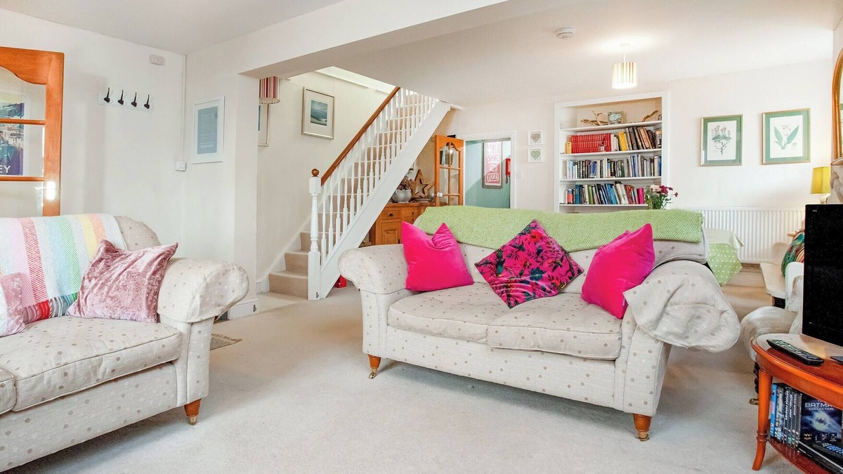 Polruan Cottage | A beautiful and very spacious Cornish stone cottage with superb estuary views.