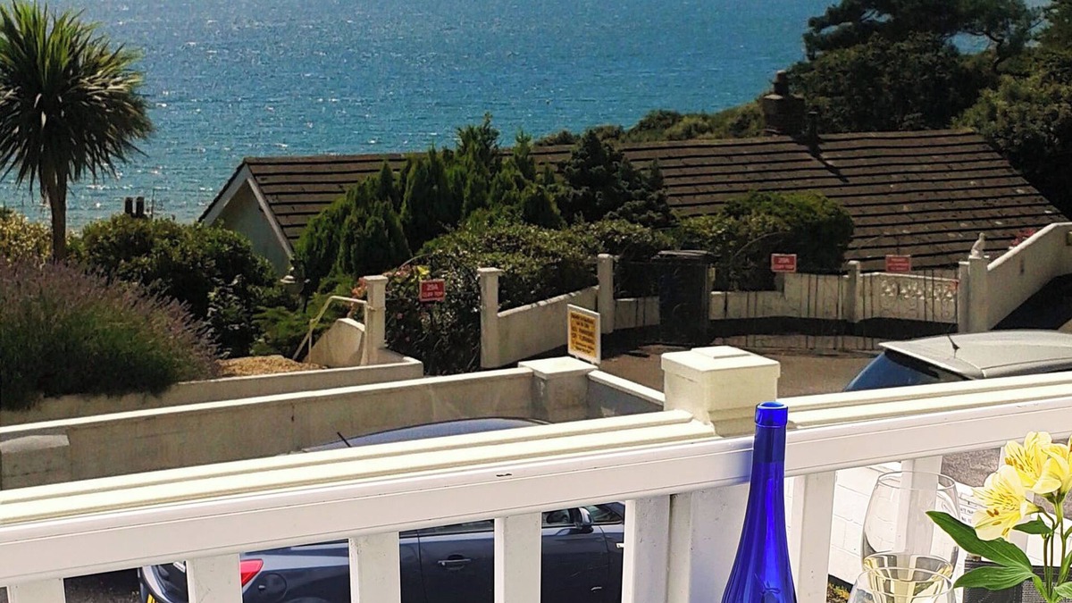 Boscombe Apartment | A Beautiful Apartment with a Stunning Sea View and a Private Balcony