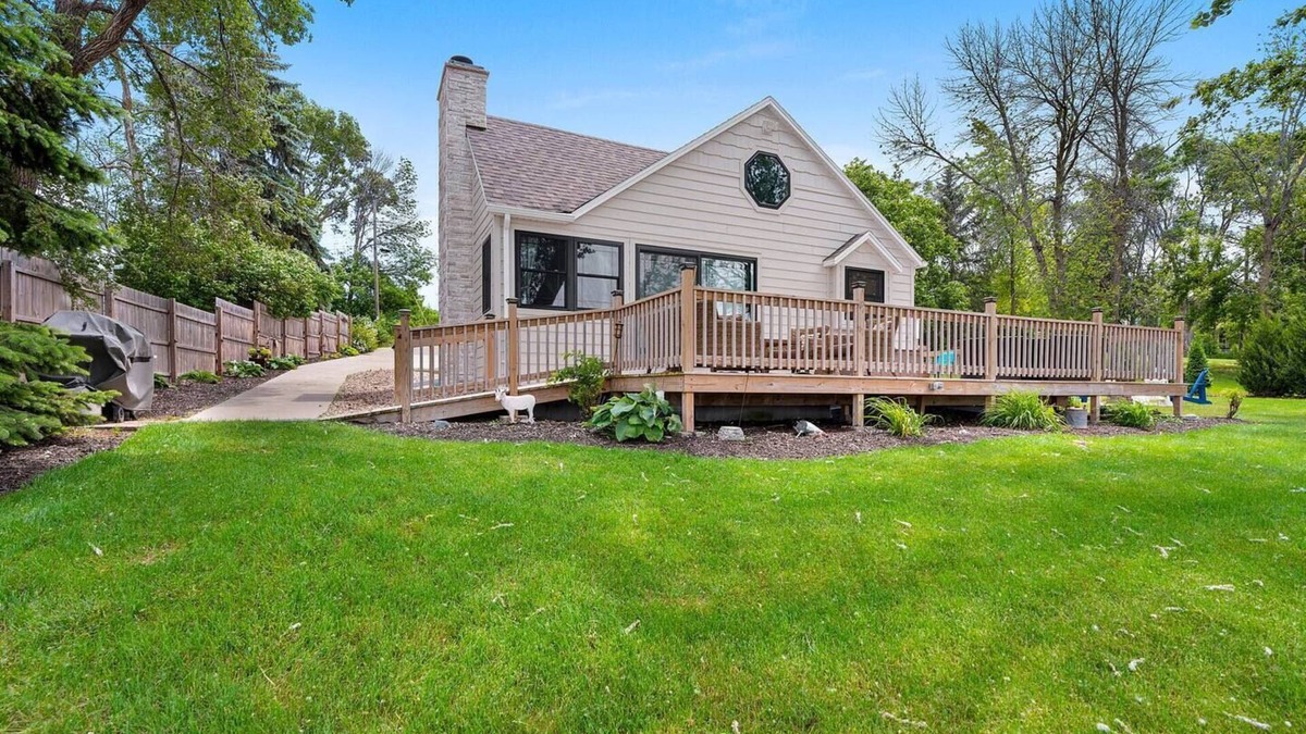 Luxemburg Cottage | A beautiful bayside cottage perfect for family stays!