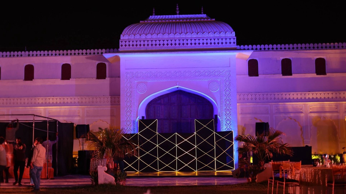 Surat House | A beautiful bungalow with a beautiful view in the heart of the city