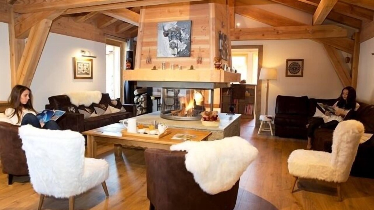 Praz-sur-Arly Ski Chalet | A beautiful chalet for 14 people located in te city center of Praz-sur-Arly