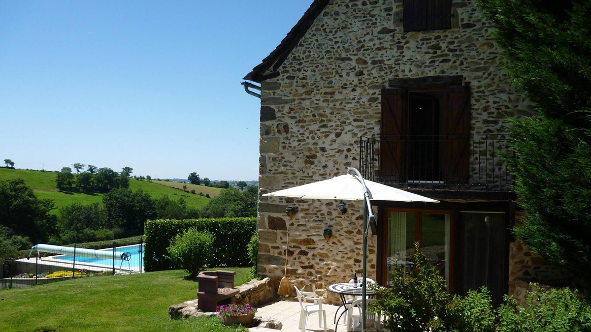 Anglars-Saint-Felix Cottage | A beautiful character cottage with a private pool