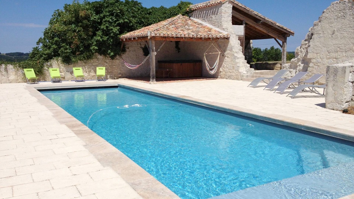 Puymirol House | A beautiful home with quality services, private pool and Spas