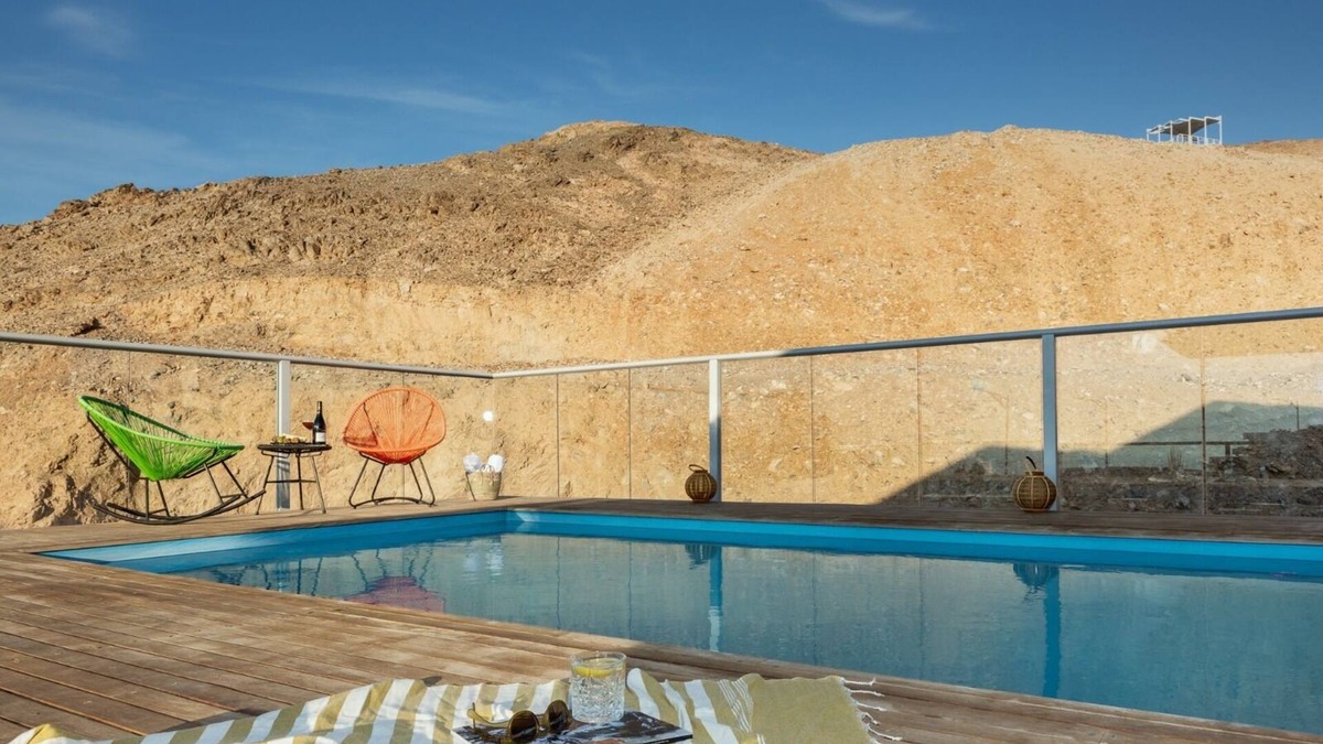 Eilat Apartment | A beautiful large sea view penthouse in Eilat with a private pool