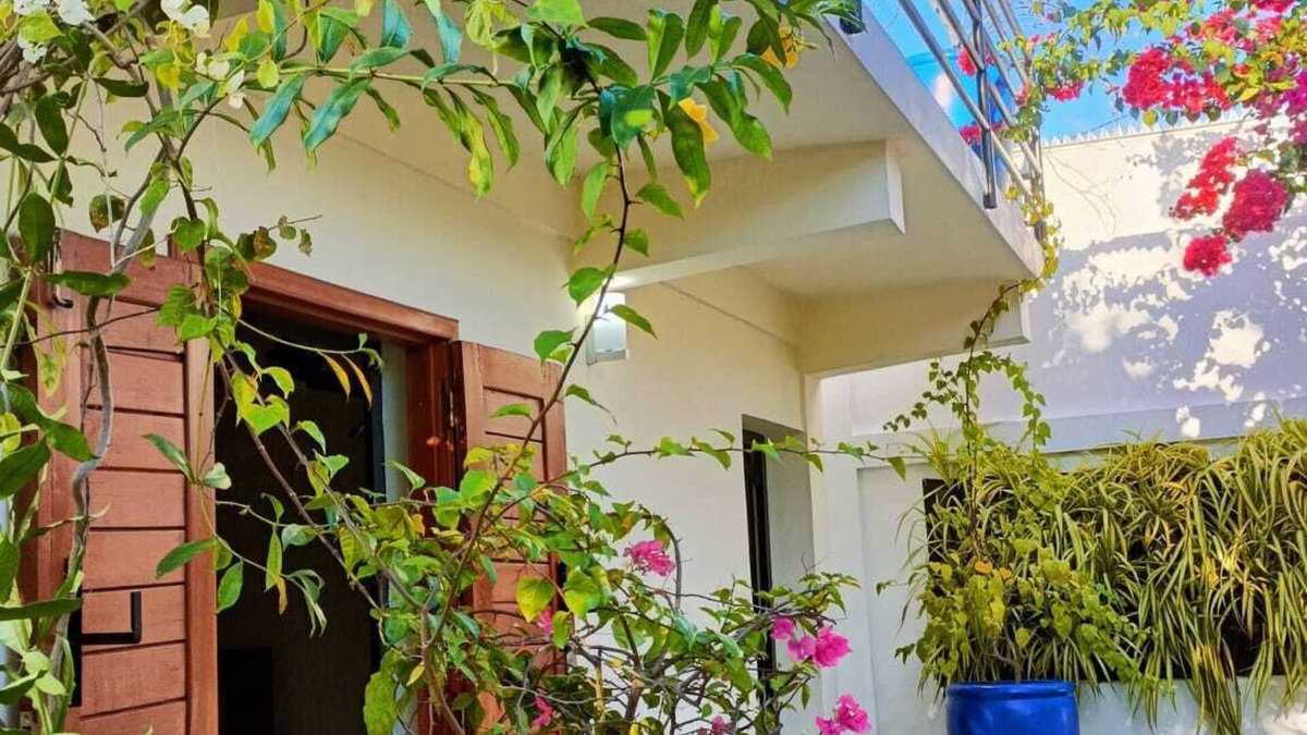 Madirokely Villa | A beautiful modern residence 10 minutes from one of Nosy-Be's most beautiful beaches.