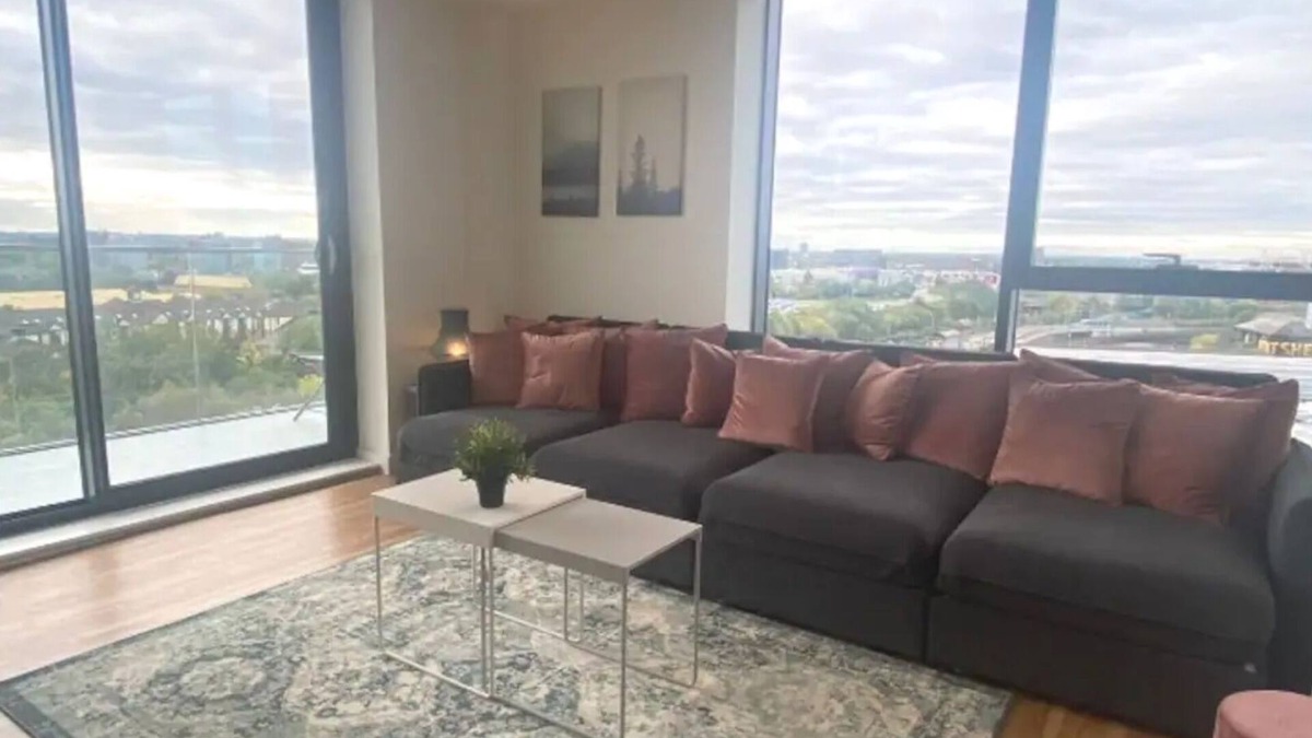 Trafford Apartment | A beautiful penthouse in the sky
