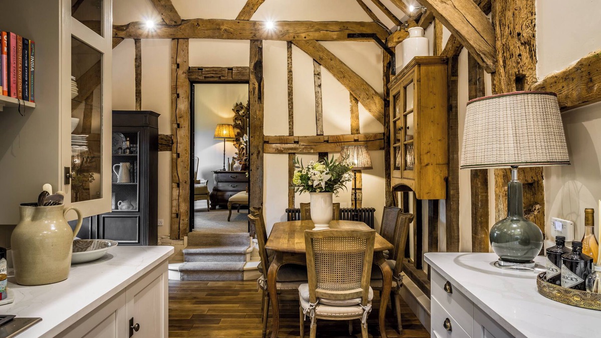 Westcott House | A beautiful private and romantic barn with a luxurious interiors.