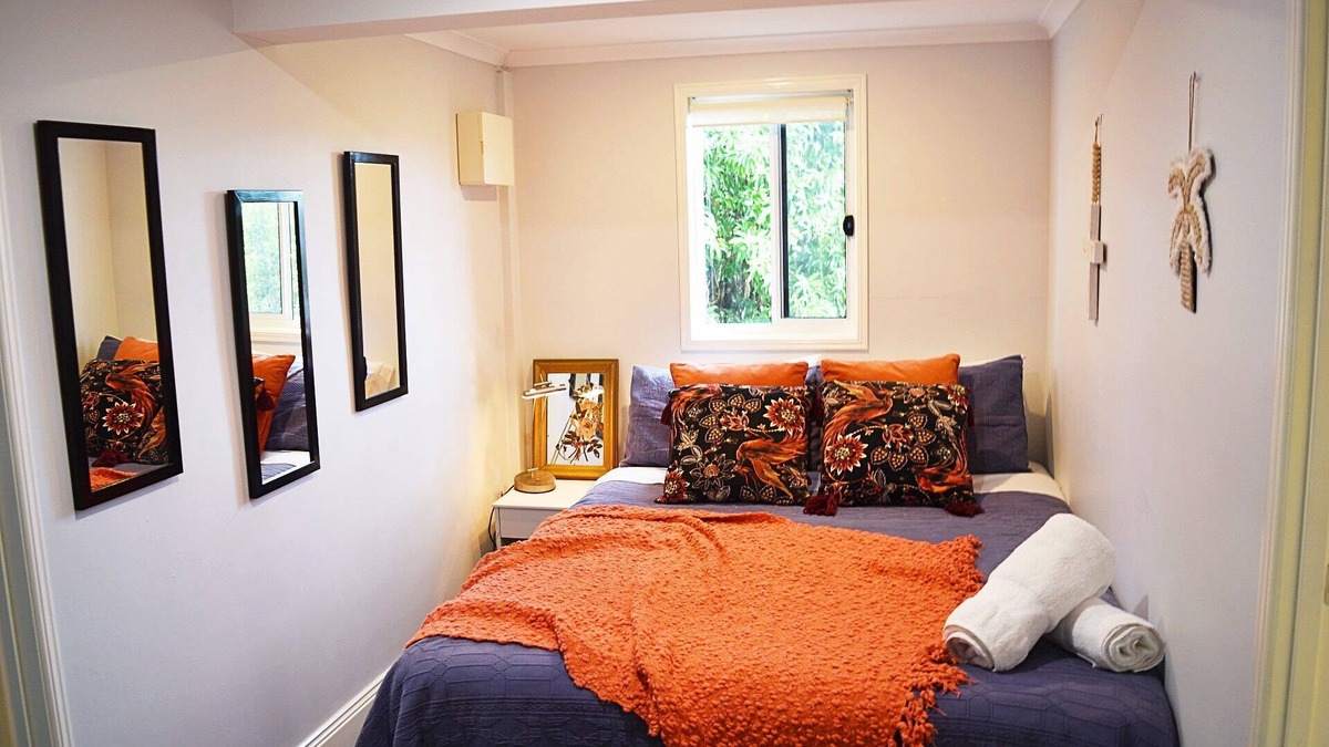 Flinders View Apartment | A beautiful private Guest House on Superb Colonial Property.