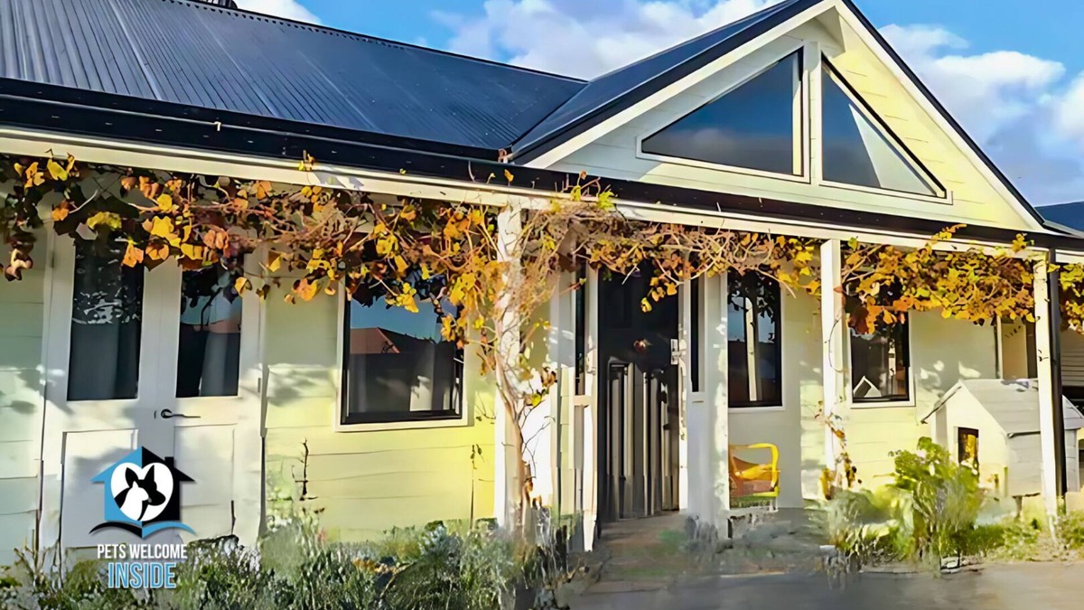 West Beach House | A Beautiful Property, Walking Distance to the Beach in Esperance WA!