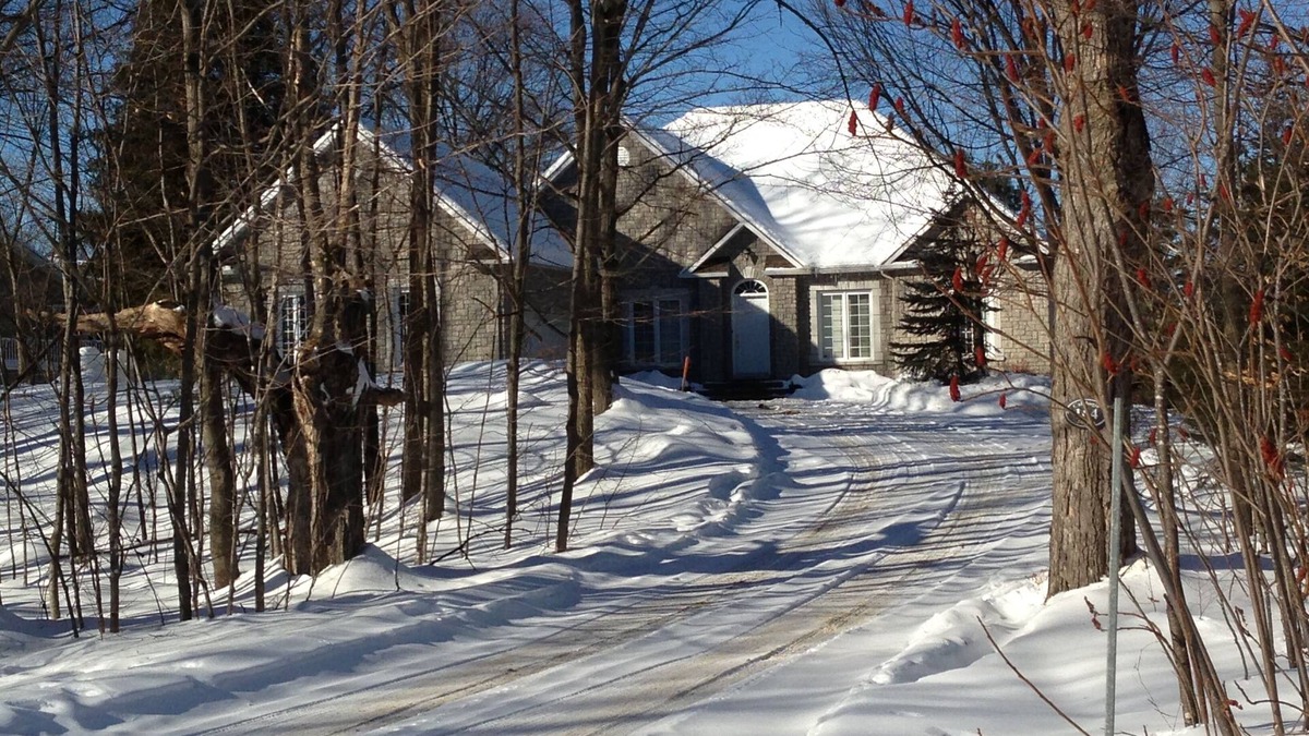 Calabogie House | A Beautiful Waterfront Home, Designed to Be Enjoyed Throughout All Seasons
