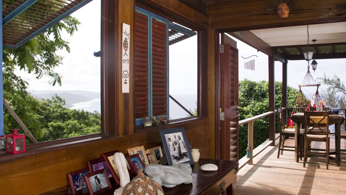 Ragged Point House | A beautiful wooden house built among the trees with views of the Atlantic coast