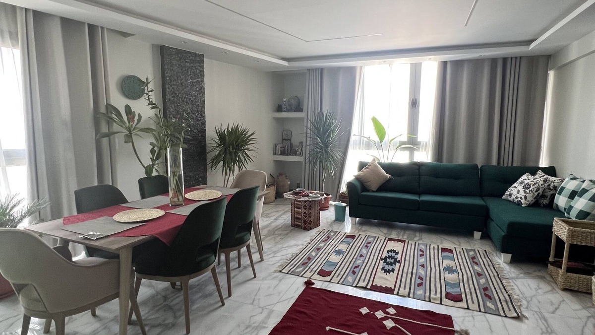 Al-Basatin Apartment | A beautifully Mixed theme between modern and traditional art decor Marble floors
