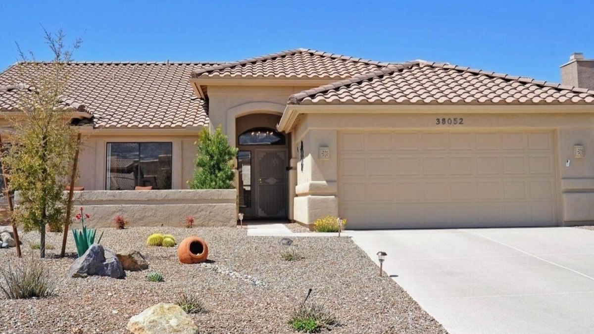Saddlebrooke House | A beautifully appointed, one level southwest style home Saddlebrooke Arizonan