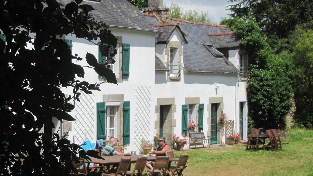 Leuhan House | A beautifully converted traditional Breton Farmhouse (The Farmhouse)