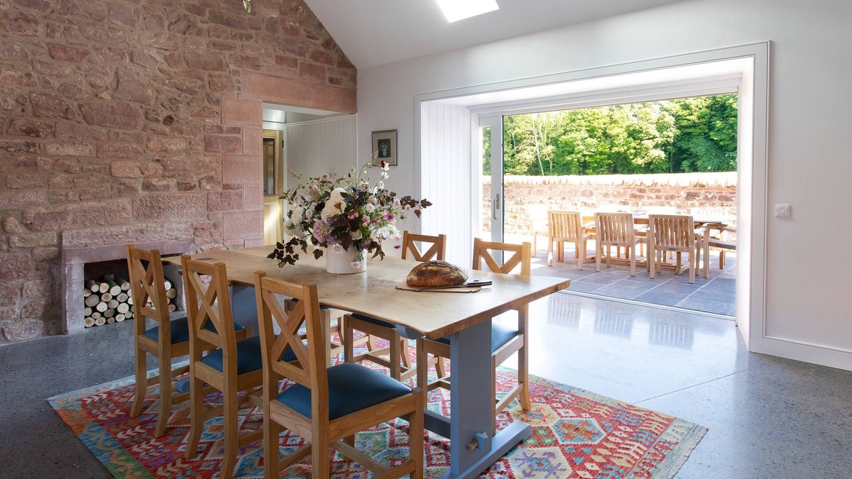 Haddington Cottage | A beautifully renovated rural retreat for families and groups set in extensive grounds.