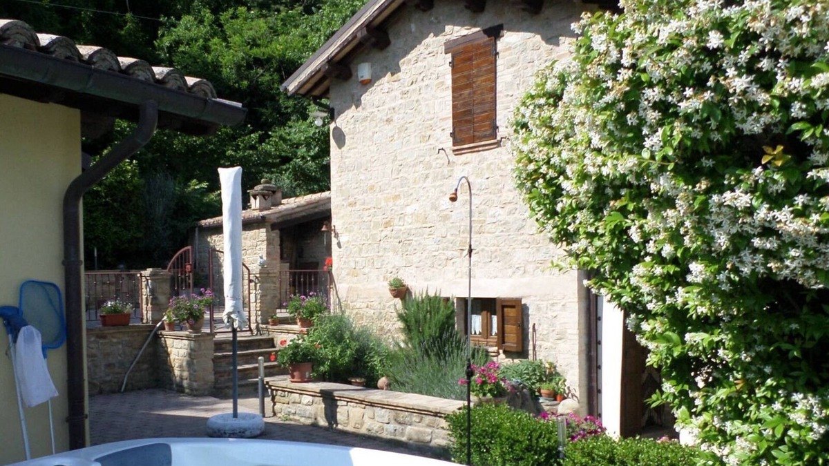 Rosora Bed & Breakfast | A Bed and Breakfast, in the heart of the Marche region, immersed in the hills