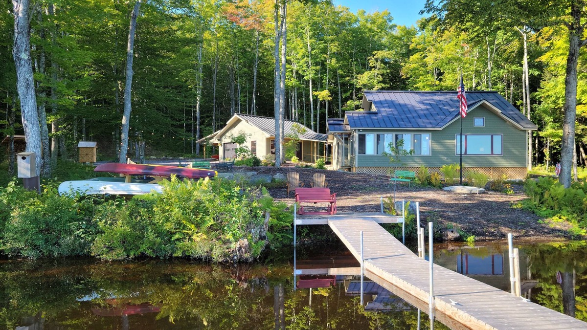 Mount Vernon House | A Belgrade Lakes Destination, Very Private, Tranquil [Handicap Accessible]