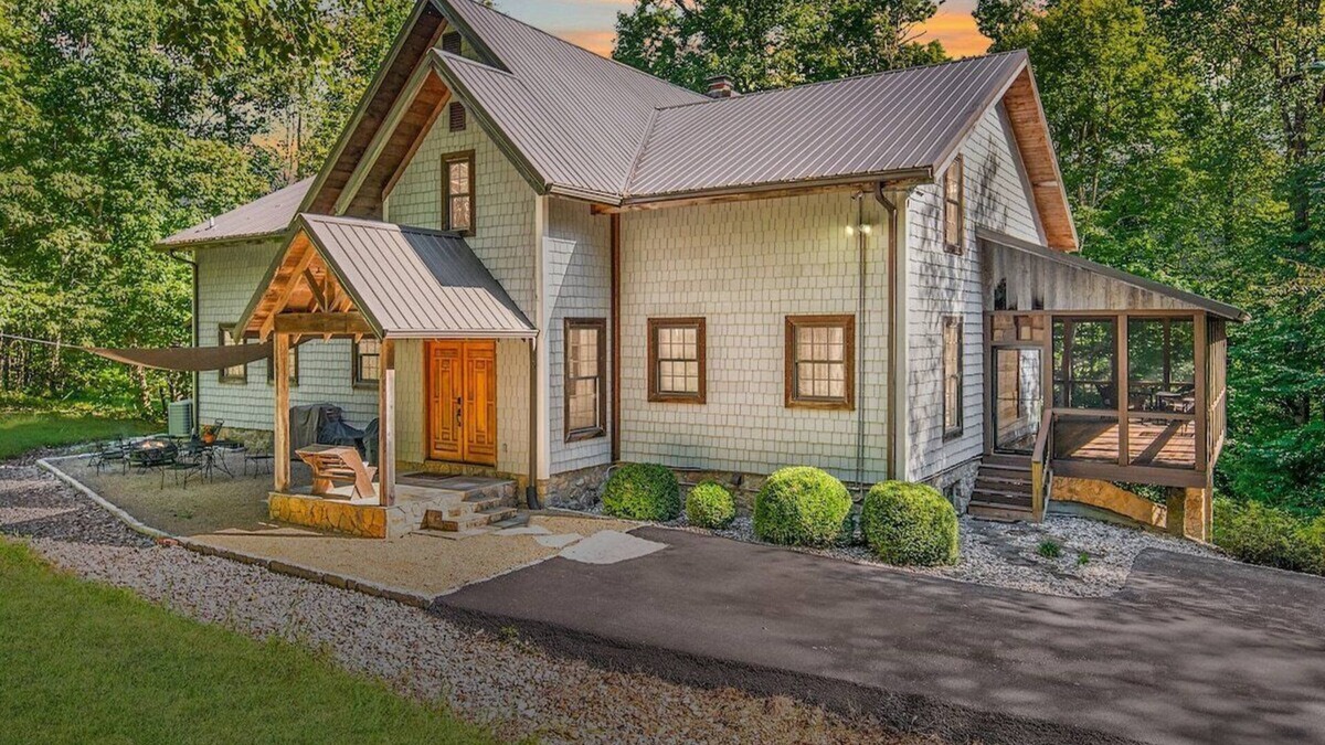Saint Francis Cabin | A Bourbon Connoisseur's dream is where you will find Rolling Fork Farm