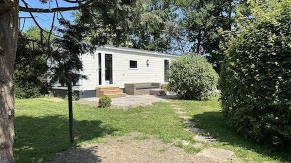 Sint Maarten House | A brand new chalet on one of the most beautiful plots in the park with private parking, free WIFI, central heating and dishwasher.
