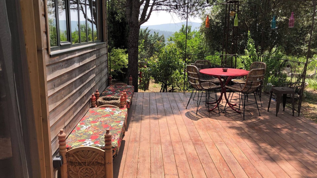 Bedarieux House | A break in a mazet in Occitania