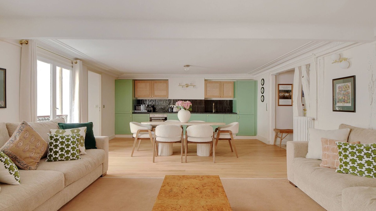 Quartier du Faubourg-Montmartre Apartment | A Breathtaking 2BR/2BA in Opera - Grands Boulevards