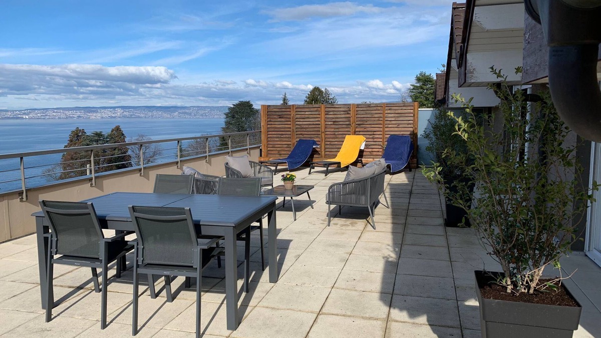 Publier Apartment | A breathtaking view less than 300m from the lake - 94m2 terrace