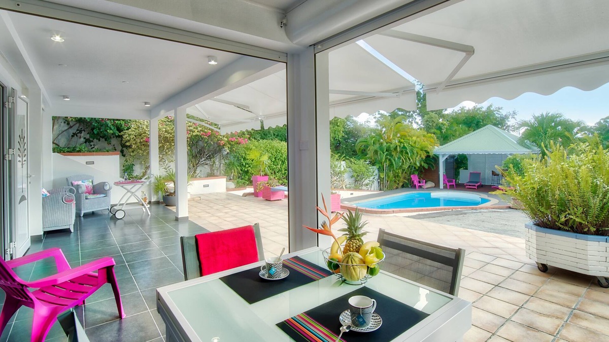 Sainte-Anne Apartment | A bright and spacious flat, balneo-swimming pool, between sea and countryside
