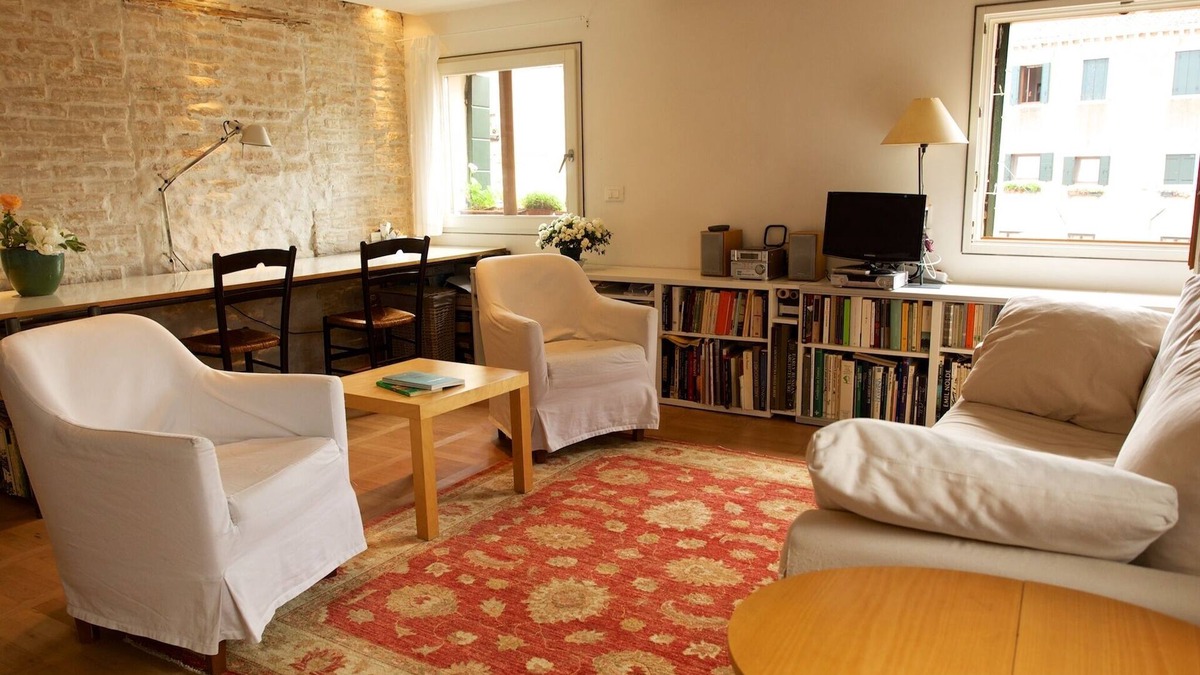 Cannaregio Apartment | A bright charming apartment with a pleasant sight and refined details