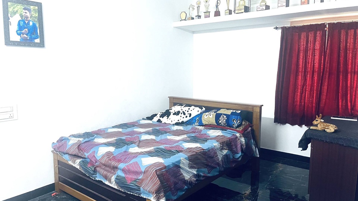 Pollachi House | A/C 3BHK house with great views,Full kitchen strong WI-FI in heart of Pollachi.