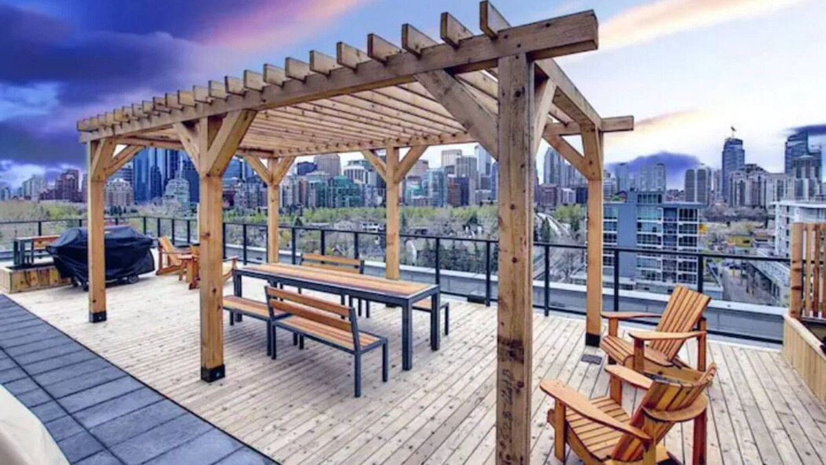 Kensington Apartment | A/C Chic Luxury Near River, Patios, Food + Parks