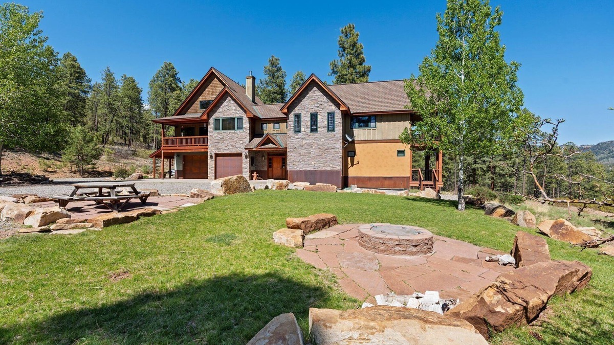 Durango - Purgatory House | A/C, Large Family Retreat, Hot Tub, Privacy, Views!