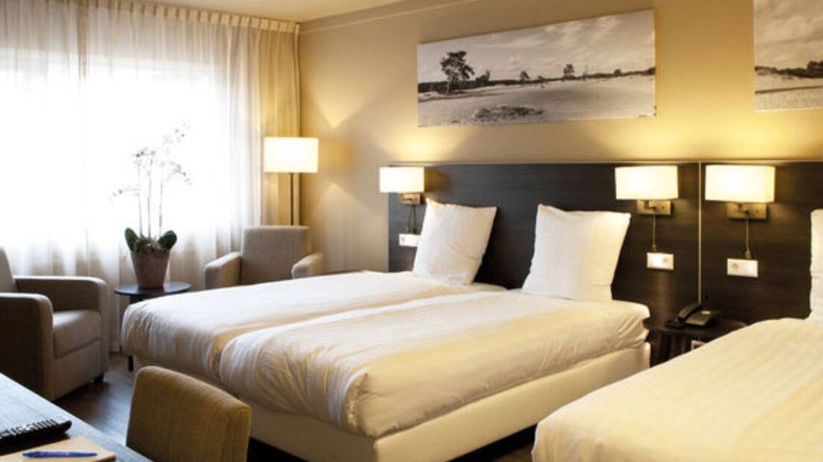Bosgebied Hotel | A Calm Hotel Stay Near Soestduinen Park & Amersfoort Sights- 4 Units