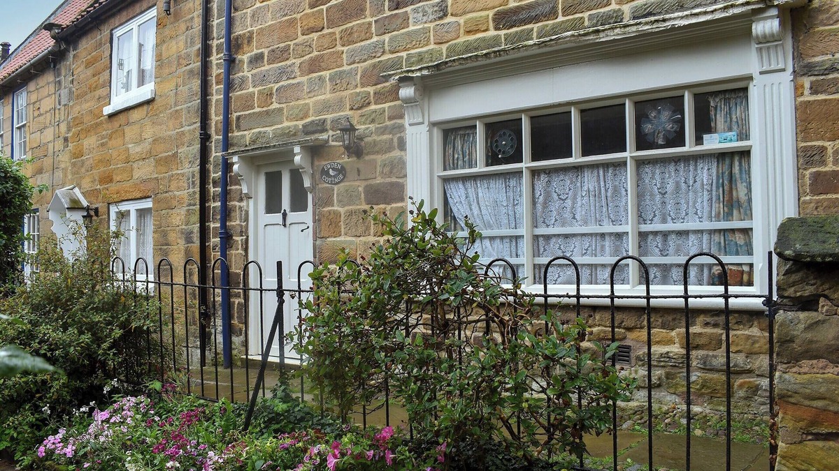 Robin Hood's Bay Cottage | A captivating village where time has seemingly stood still.